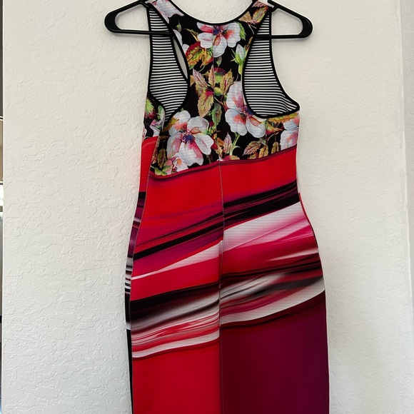 💰PRICE⬇️ Scuba Fitting Dress •Multicolor • size M • - Picture 2 of 8